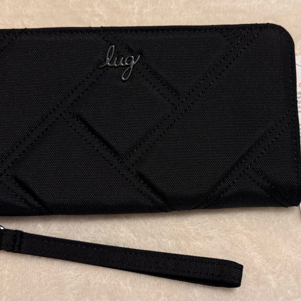 NWT Lug Arabesque Quilted Black Wristlet